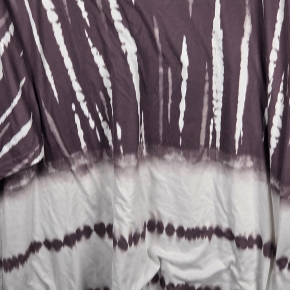 BloomChic Women's Short Sleeve Purple and White Top - Picture 8 of 9